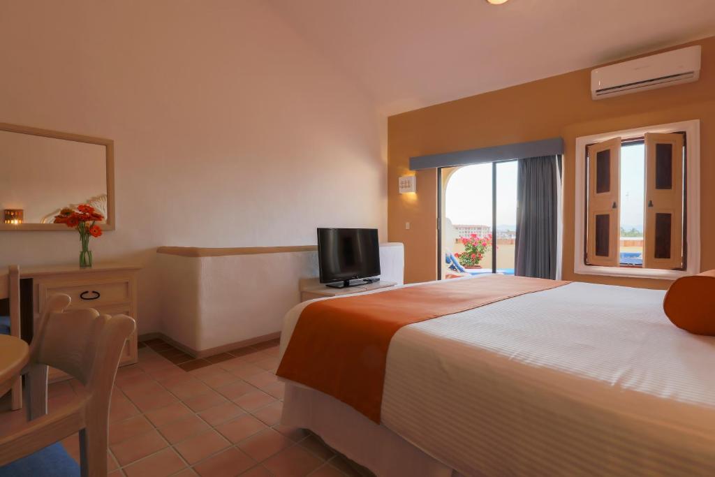 Flamingo Vallarta Hotel & Marina photo