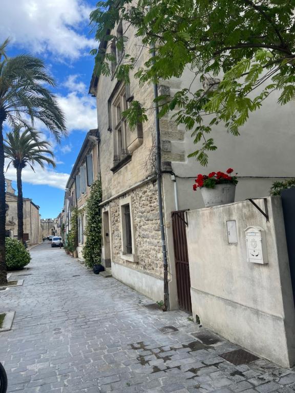La maison sur la place dans Aigues Mortes climatisé - 3