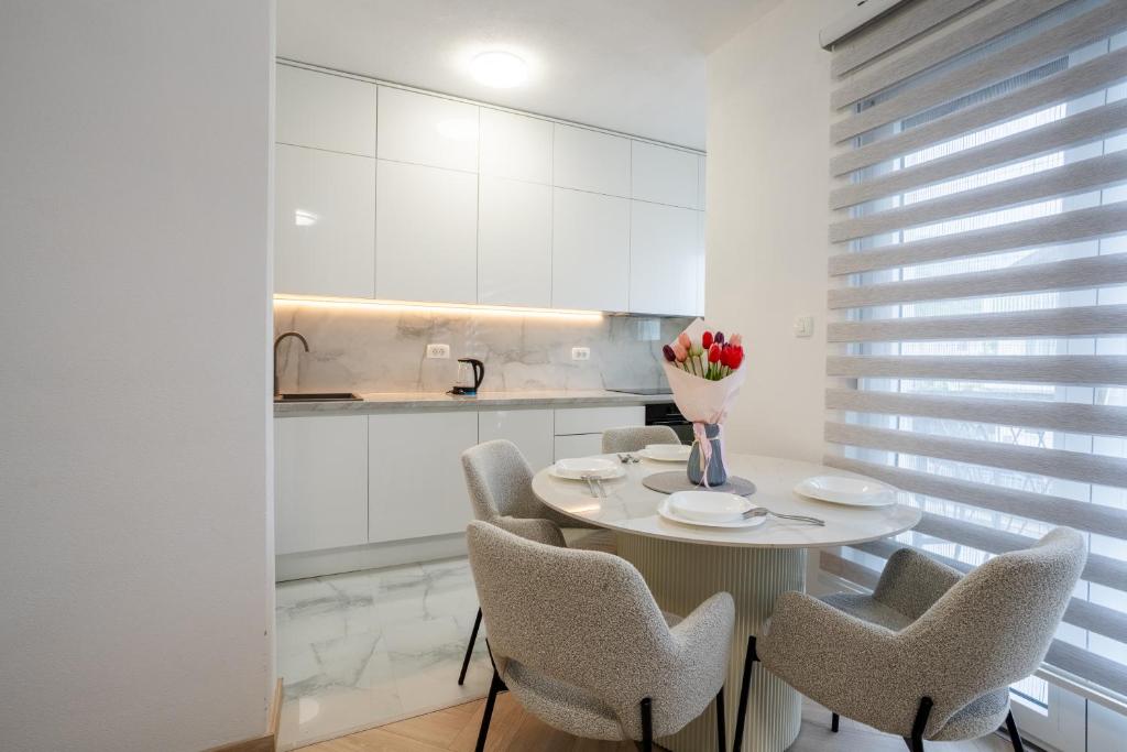 Urban Nest Apartments - 5