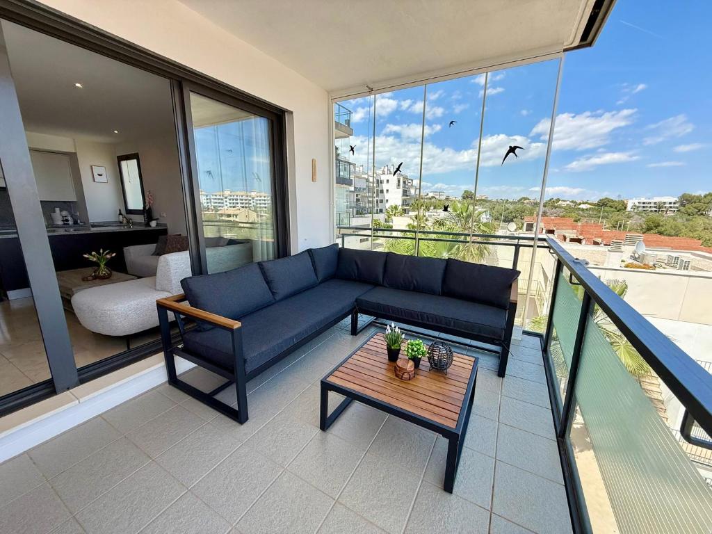 Sunny Holiday Home with Sea View - 5