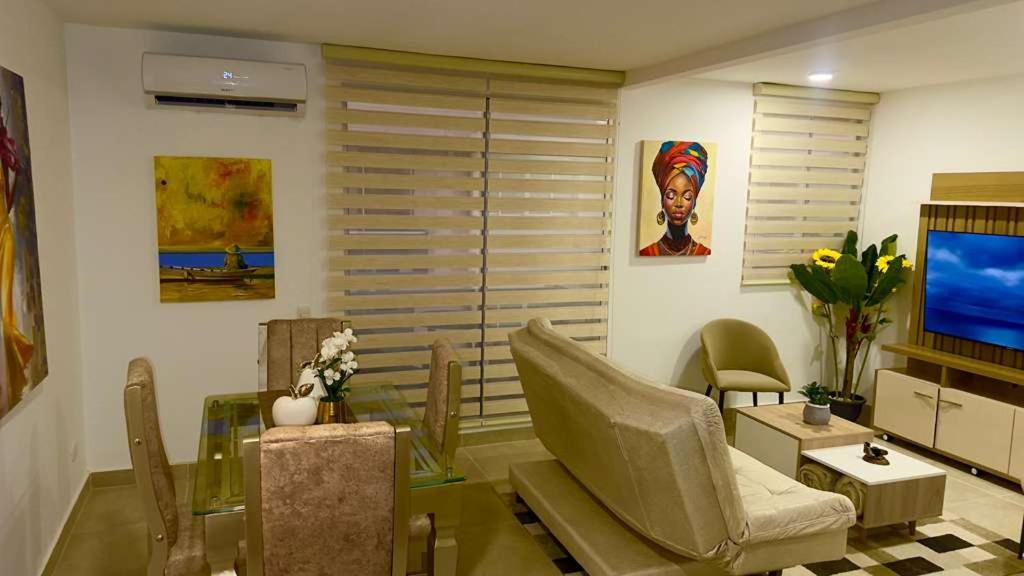 Modern Coastal Retreat Near the Beach - 2