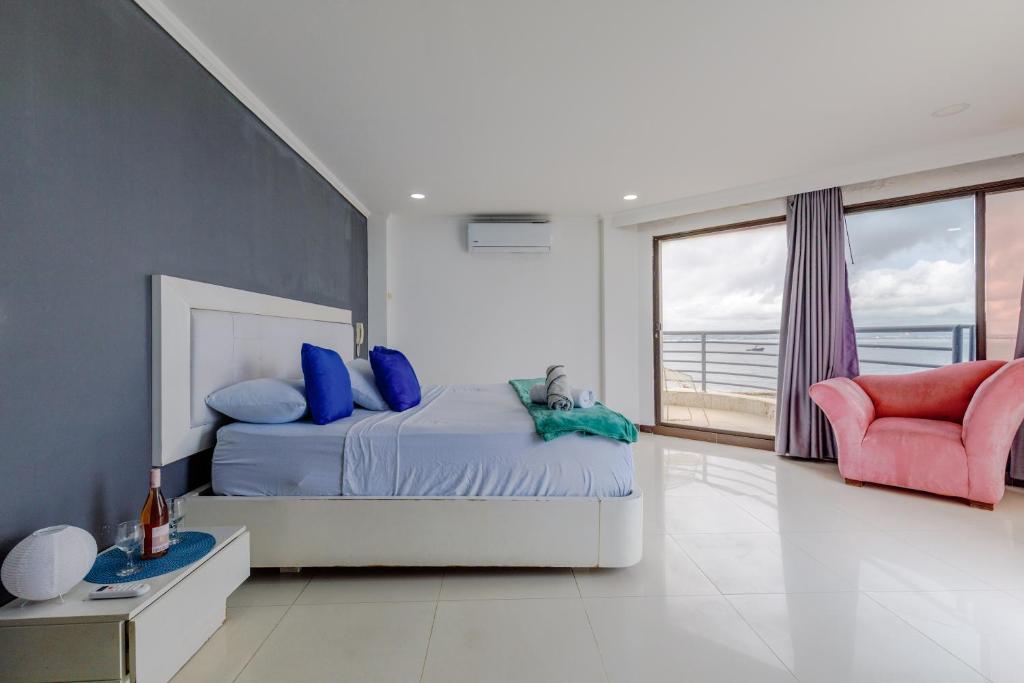 Oceanfront Sky Penthouse - 4