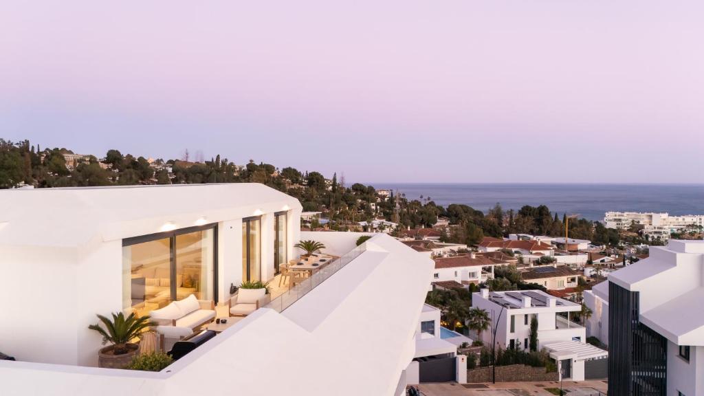 Panorama Luxury Penthouse in Higueron - 2