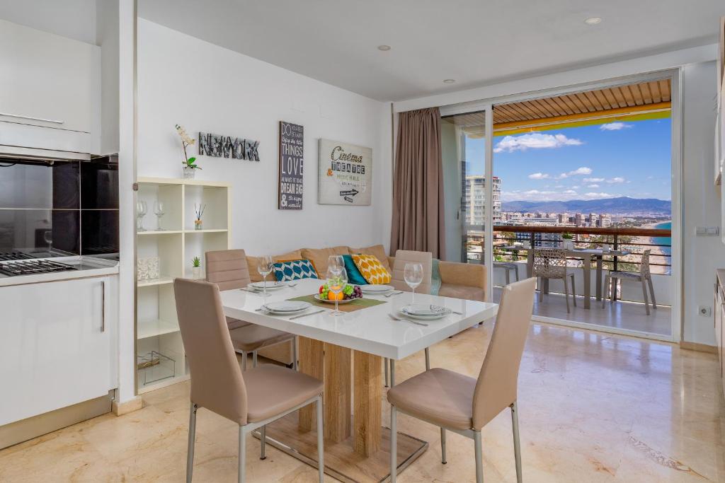 Premium Beachfront Stay in La Carihuela 2 - 4