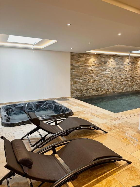 Chalet Alpin avec piscine, jacuzzi et salle de jeux - 5