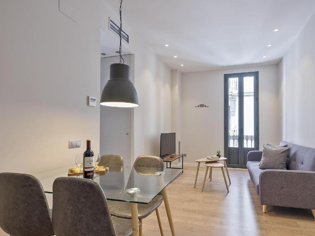 Stay Unique Apartments in Gràcia near Park Güell - 1