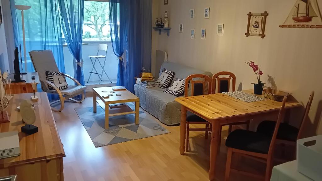Appt 4 personnes en résidence,Wifi, Parking. - 1