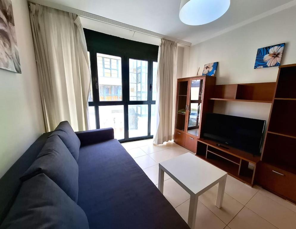 Apartamento Playa Rapadoira. Terraza y Piscina - 1