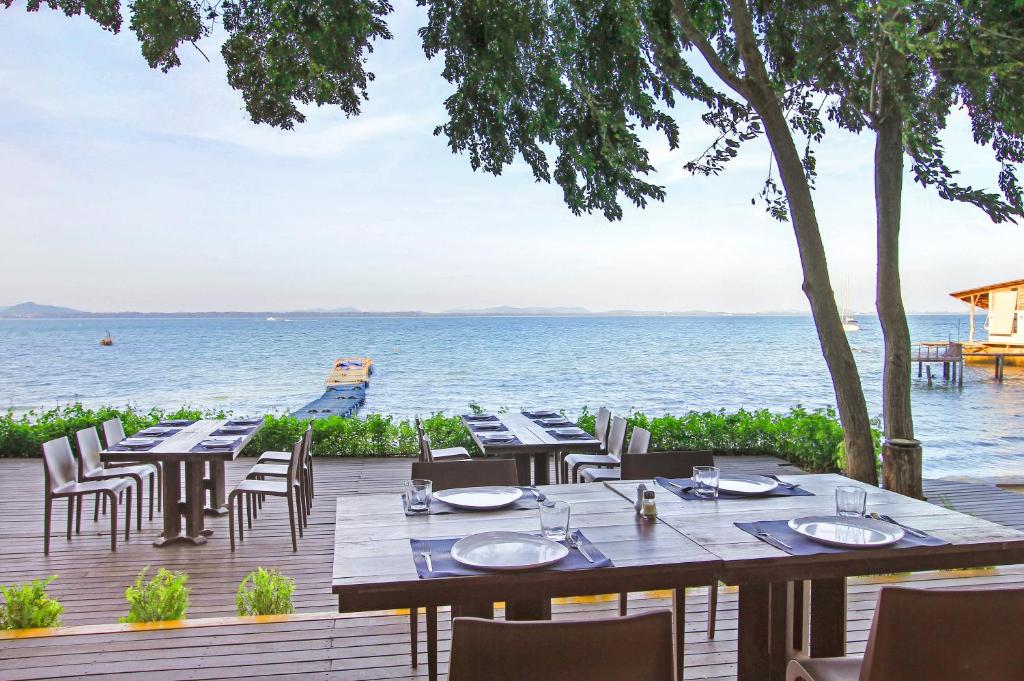 เสม็ด ไฮด์อะเวย์ รีสอร์ต (Samed Hideaway Resort)