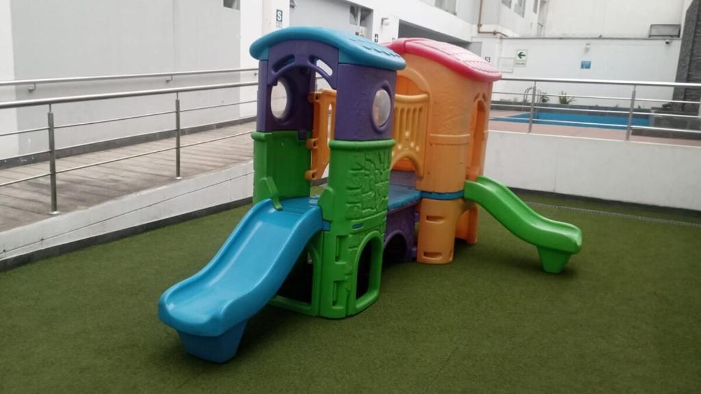 Spacious apt Perfect for Families 2nd Floor - 3