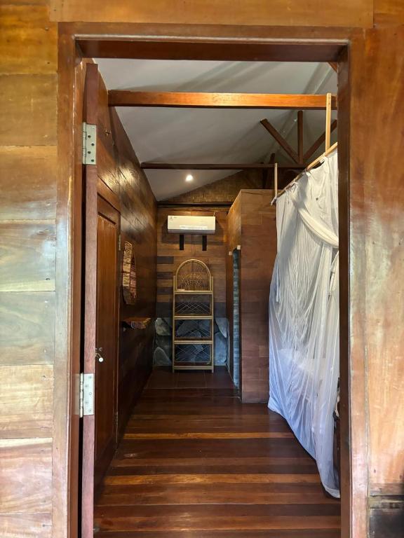 On The Rocks Bungalows, Restaurant and Jungle Trekking Tours - From May to September only stay here 