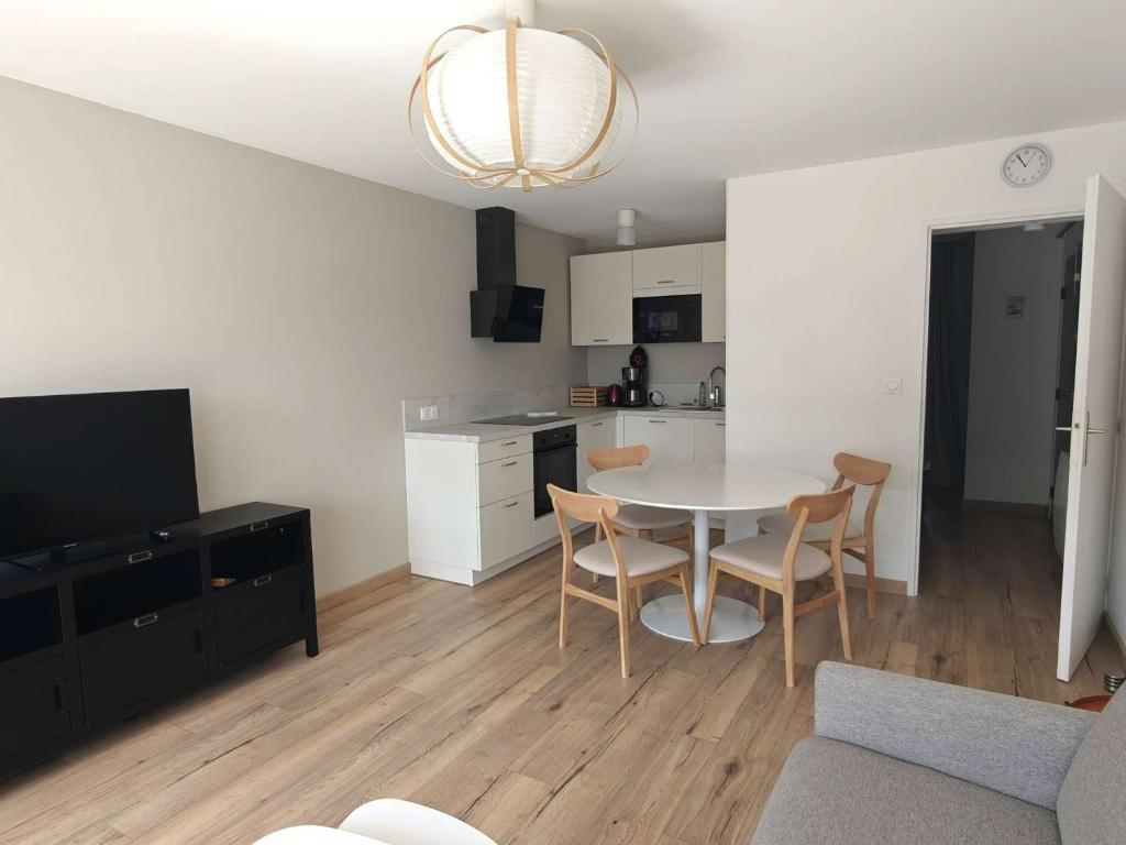 Appartement moderne avec balcon - 4 pers. - FR-1-673-21 - 2
