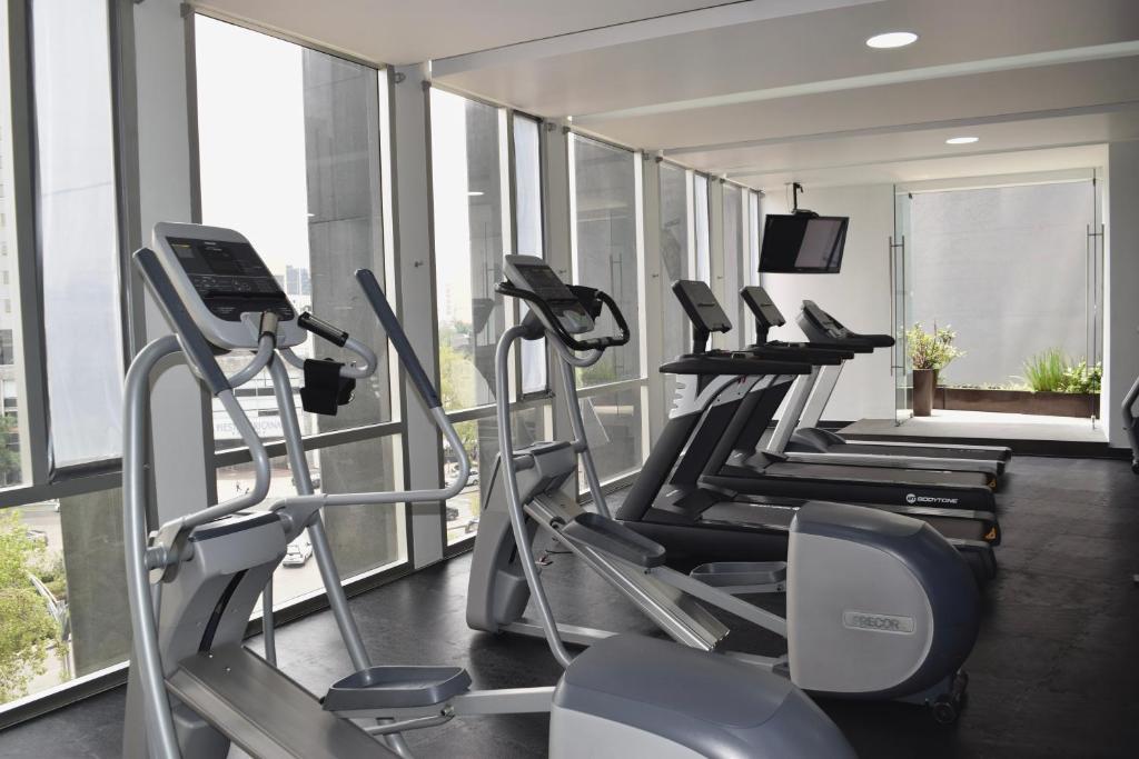 On Paseo de la Reforma, great location, luxurious, pool, gym - 5