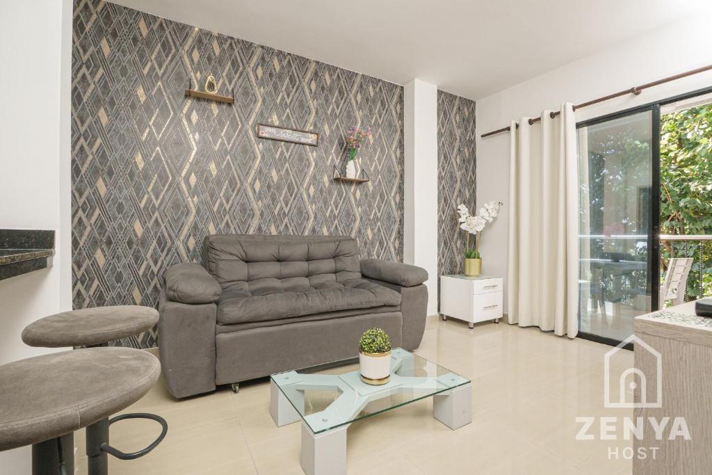 Hotel On By Zenya Host - 1