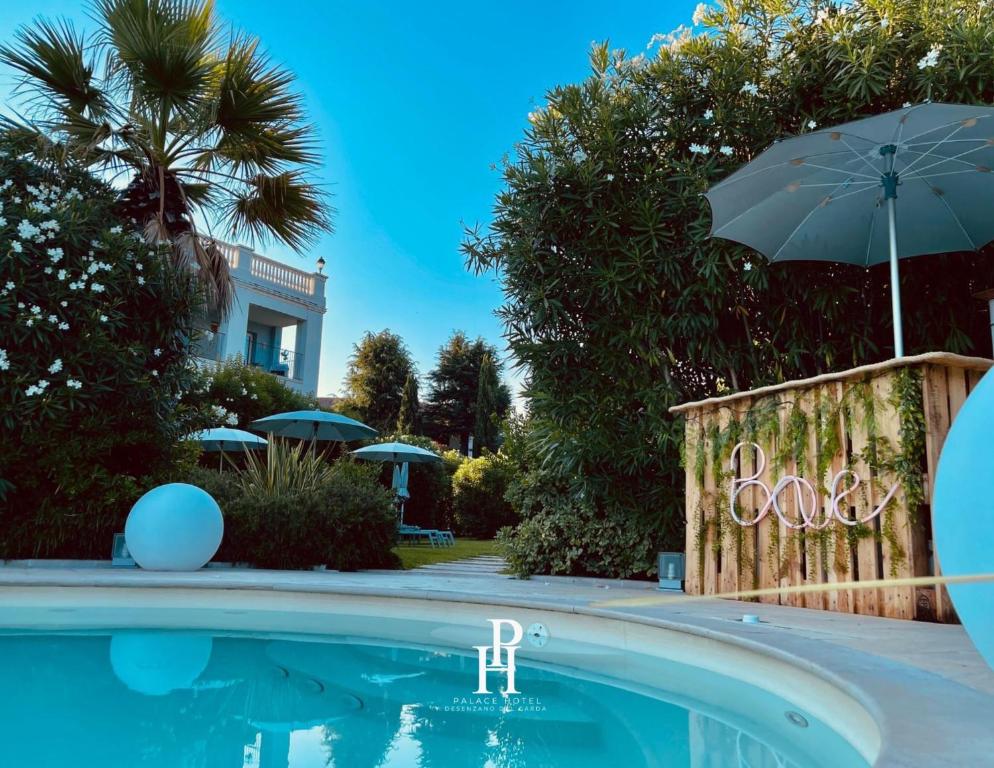 Palace Hotel Desenzano — Swimming pool in Desenzano del Garda, Lombardy