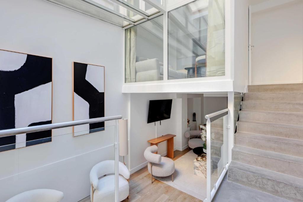 Parisian Duplex 1BR 6P - in the heart of the Marais - 3