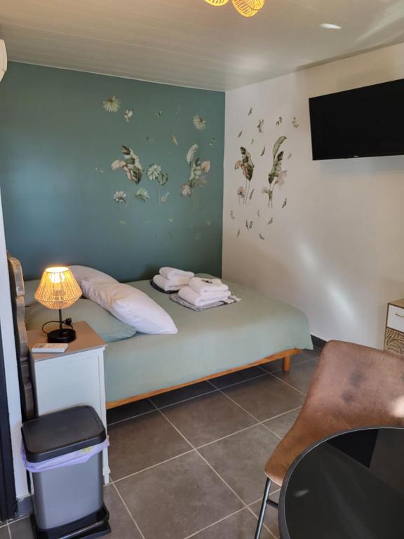 STUDIO A 30O M de la plage de Santa Giulia - 1