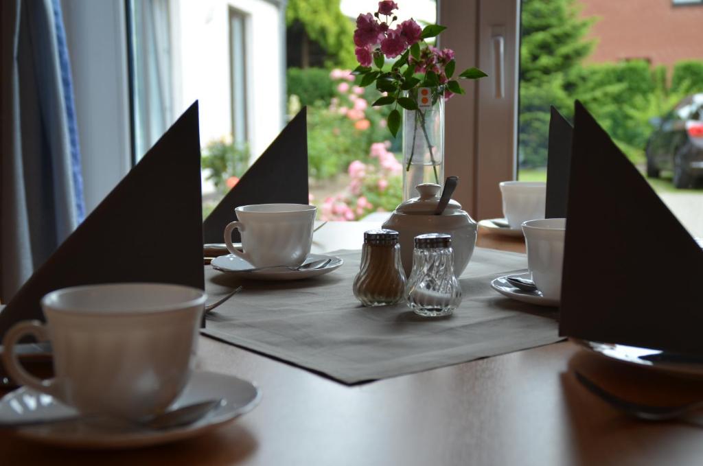 Hotel-Pension Pastow Garni breakfast area