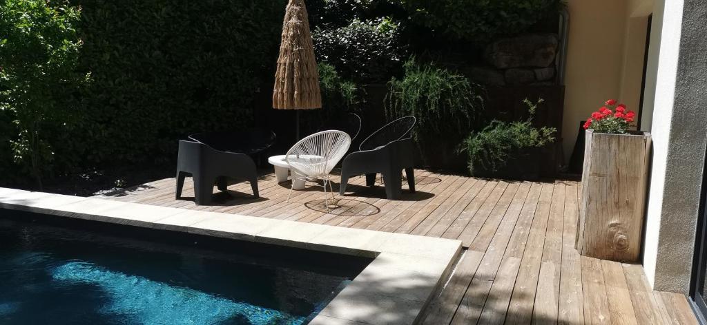Maison contemporaine avec piscine dans la verdure - 4