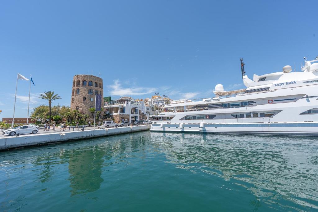 Enjoy Puerto Banus Next To Beach - 5