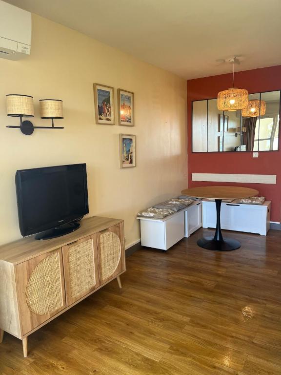 Cap Esterel apartment with sea view - 2