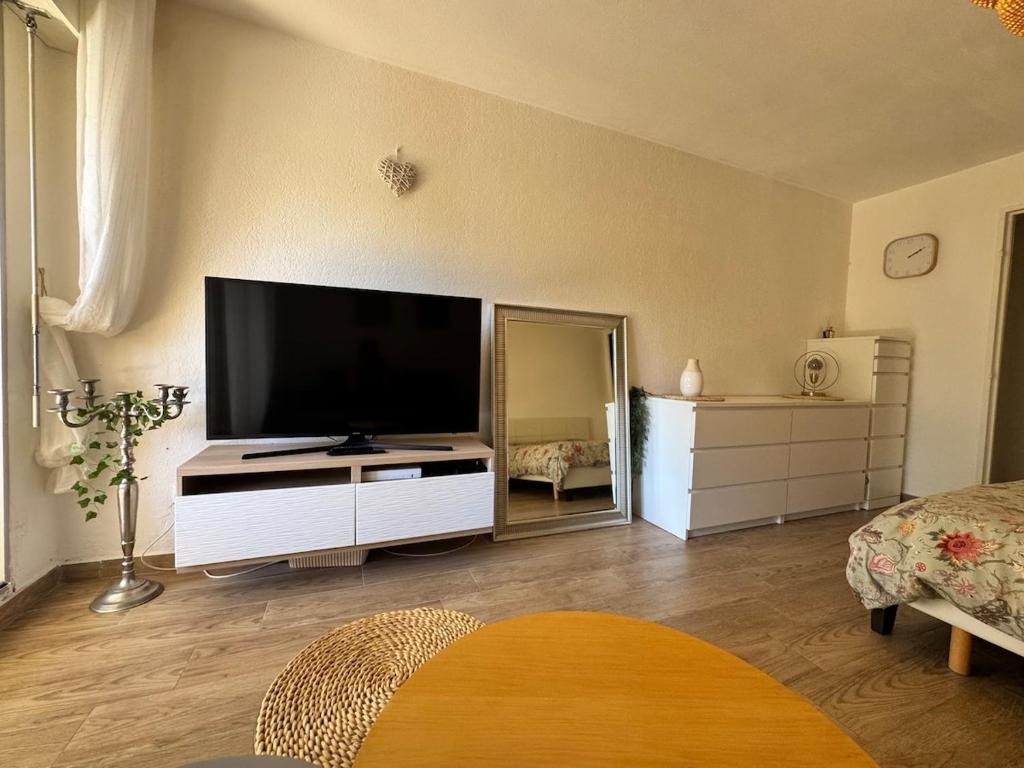 L'Ibiza, beach within walking distance and air conditioning - 2