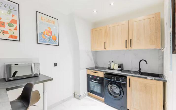Beautiful 1-Bedroom Apartment for 4 Victor Hugo - 2