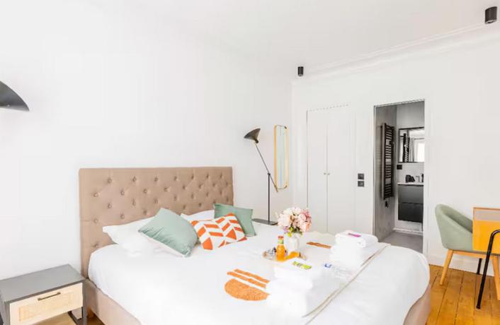 Beautiful 1-Bedroom Apartment for 4 Victor Hugo - 3