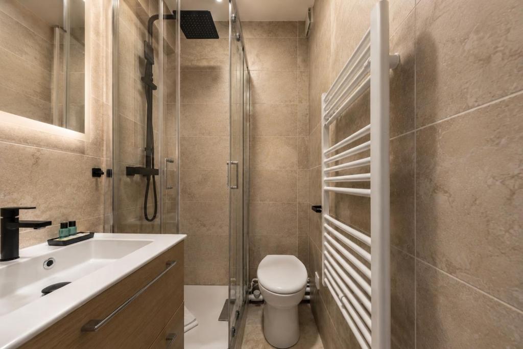 Elegant Wagram Studio near Arc de Triomphe - 5