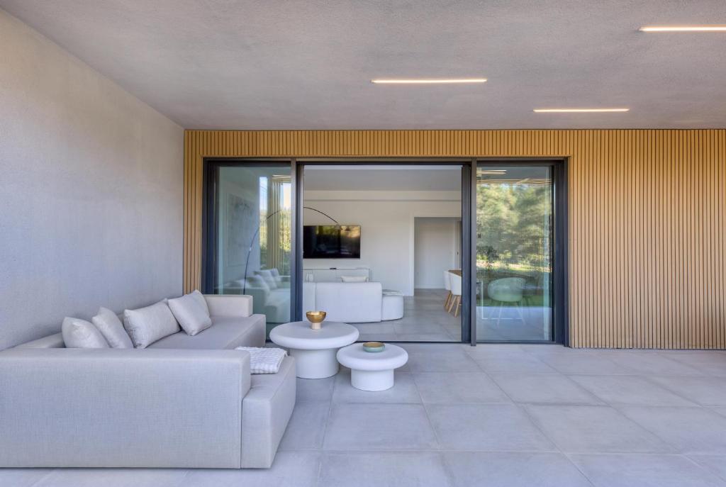 Woodland Oasis by Chaparral Beach - 2