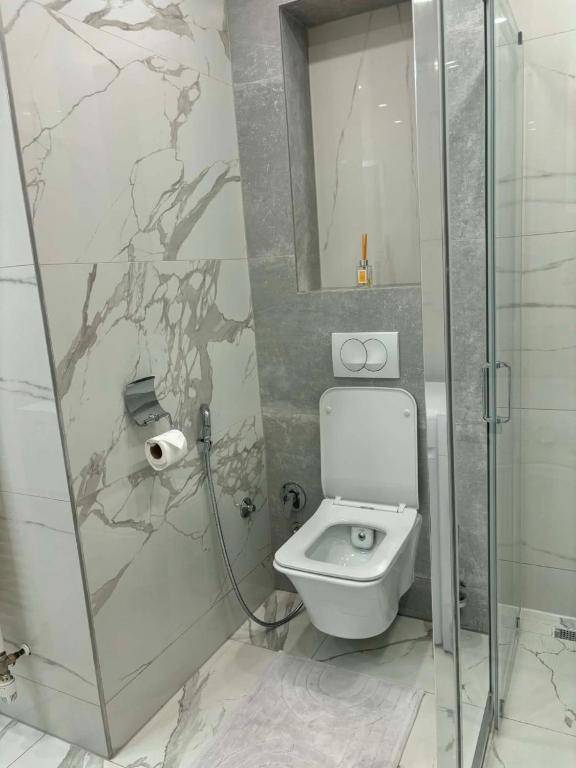 4 bedrooms suite with parking - 4