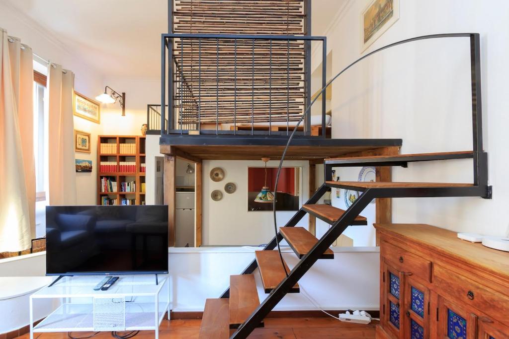 Xenia - 2 room apt in Via Pollaiuolo 4 - 5
