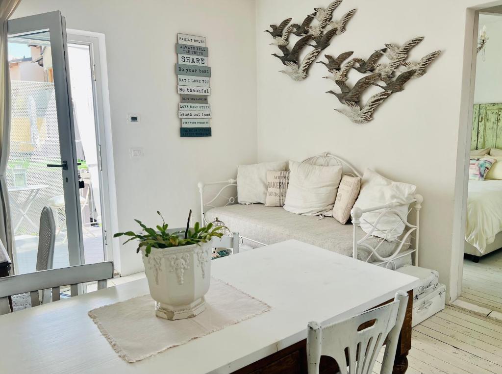 OSPITE al N 5 home - 2