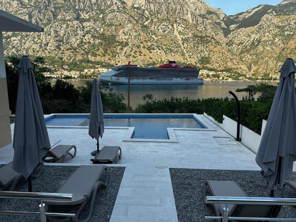 Luxury Studio with Sea View & Heated Pool - 2