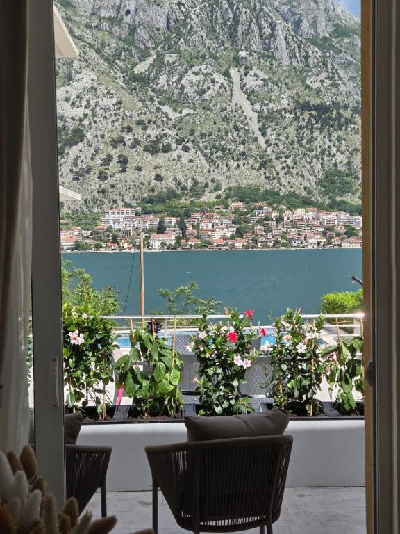 Luxury Studio with Sea View & Heated Pool - 4