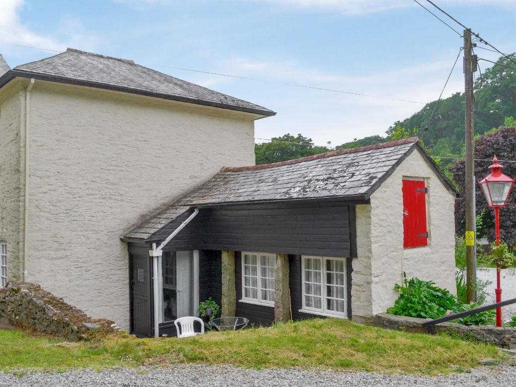 Carpenters Cottage, Liskeard photo 8