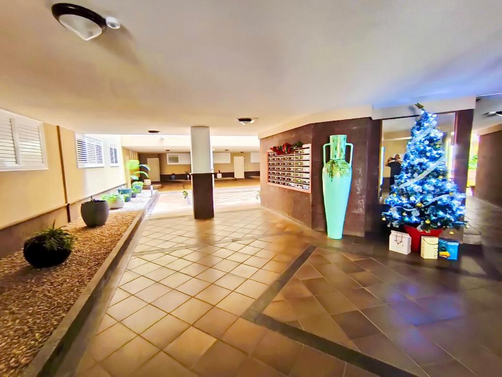 BEAUTIFUL 2bed APARTMENT WITH FANTASTIC OCEAN VIEWS - 4