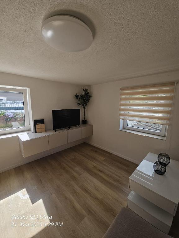 Schneiders Apartment Style House - 3