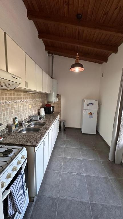 LOS SUIZOS SUITES - Aeropuerto Internacional, Universidad Siglo 21 y Blas Pascal, Sanatorio Allende y Hospital Privado, Estadio Kempes y Chateu, Quorum, Mujer Urbana, Complejo Ferial Córdoba - 3