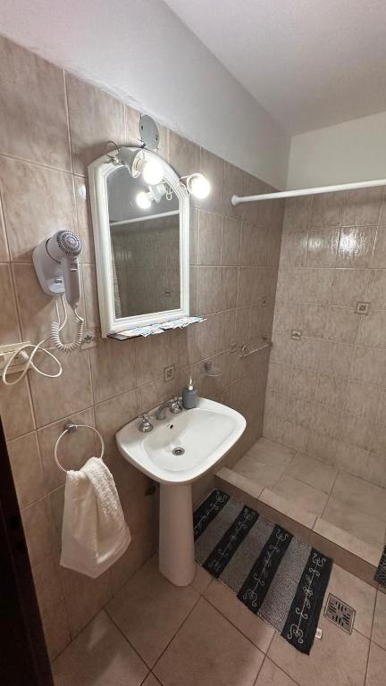 LOS SUIZOS SUITES - Aeropuerto Internacional, Universidad Siglo 21 y Blas Pascal, Sanatorio Allende y Hospital Privado, Estadio Kempes y Chateu, Quorum, Mujer Urbana, Complejo Ferial Córdoba - 4
