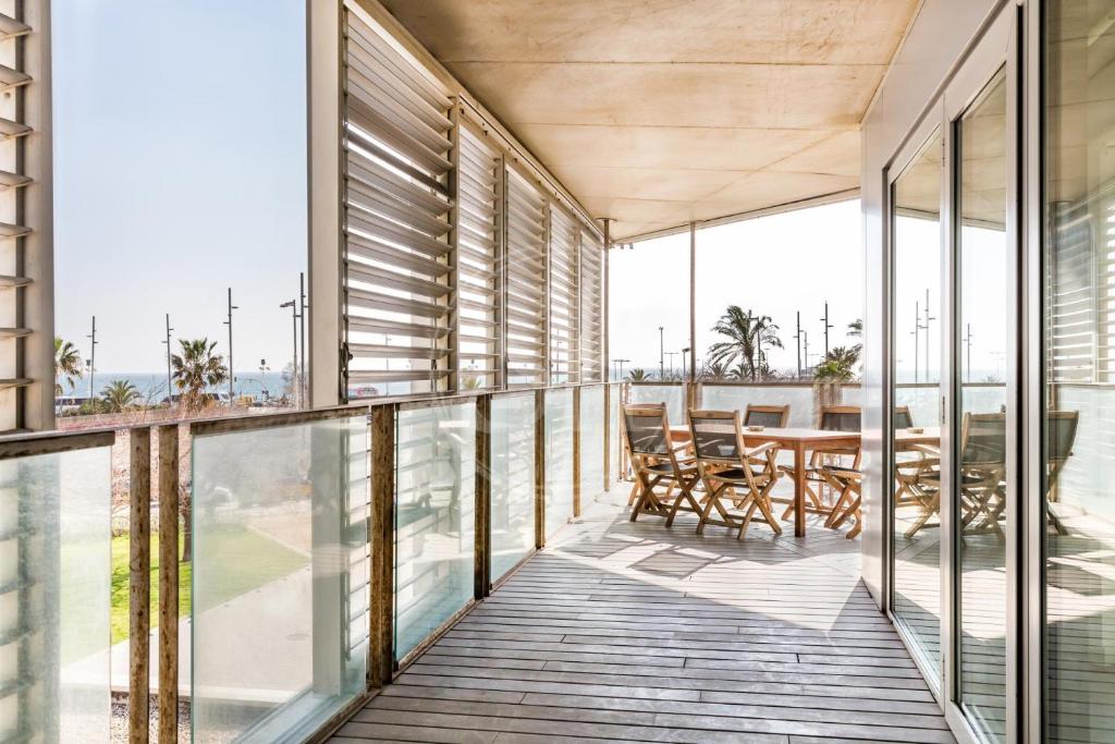 Beachfront with terrace for 8 - 1