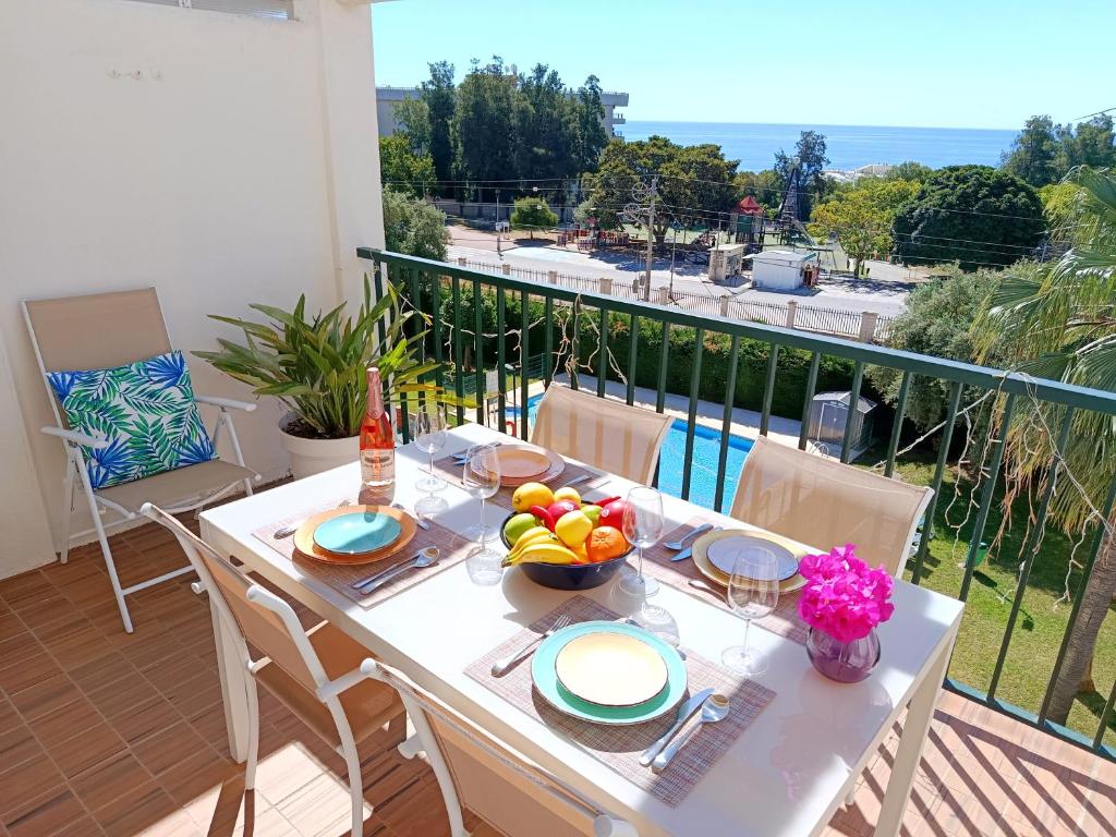 Lovely 3 bedroom duplex with pool & great sea view - 1