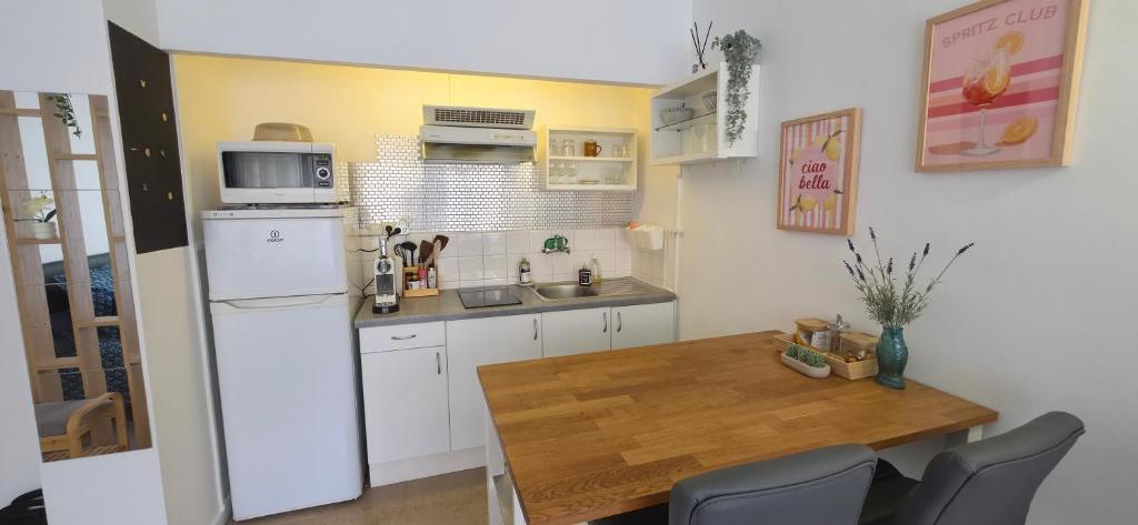 Renovate and Quiet appartment with parking - 5