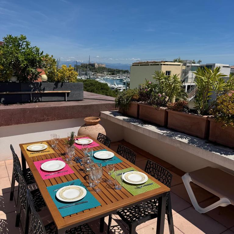 Penthouse - Jacuzzi - Terrace - Parking - 2 pools - 1