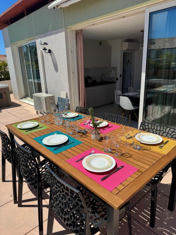 Penthouse - Jacuzzi - Terrace - Parking - 2 pools - 5