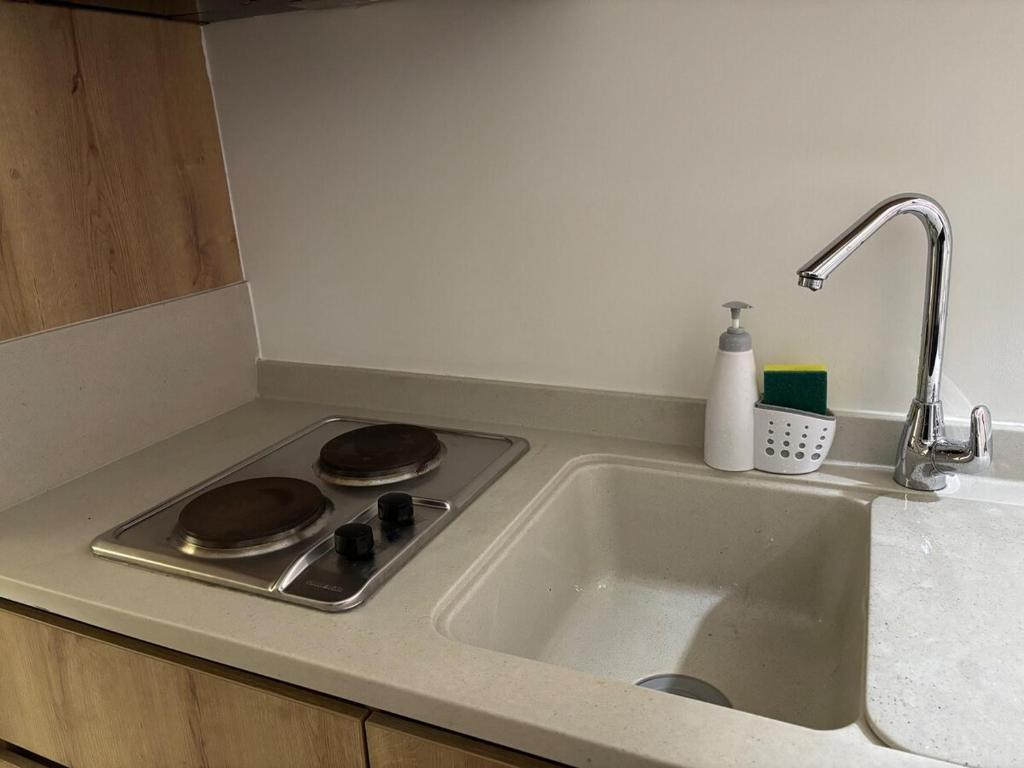 Tourism - Kitchen - 24hour security - 5 min to universities - 3