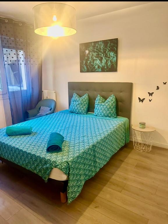 Room in a private home only for women near Port - 1