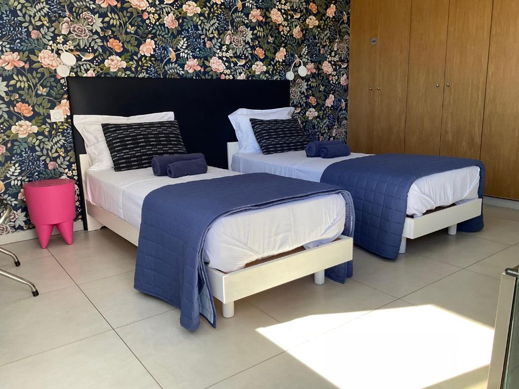 Suite avec 2 chambres d'hôtes pour 1 à 4 personnes avec vue mer, terrasse, parking privé, proche port et aéroport, petit déjeuner inclus - 4