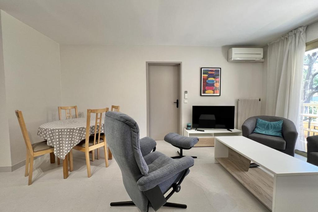 Apartment with pool near the sea - 5