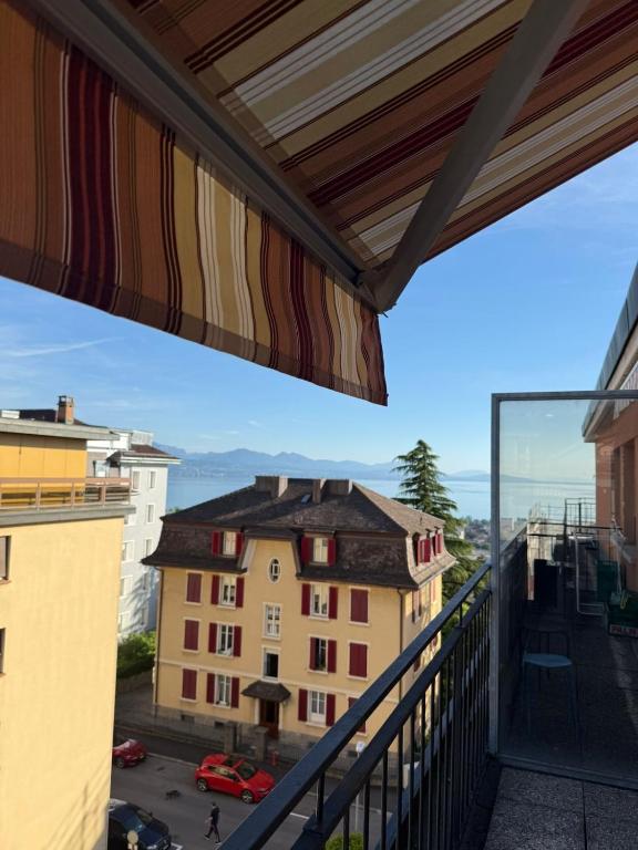 Studio lumineux avec vue sur le Lac et terrasse - 2